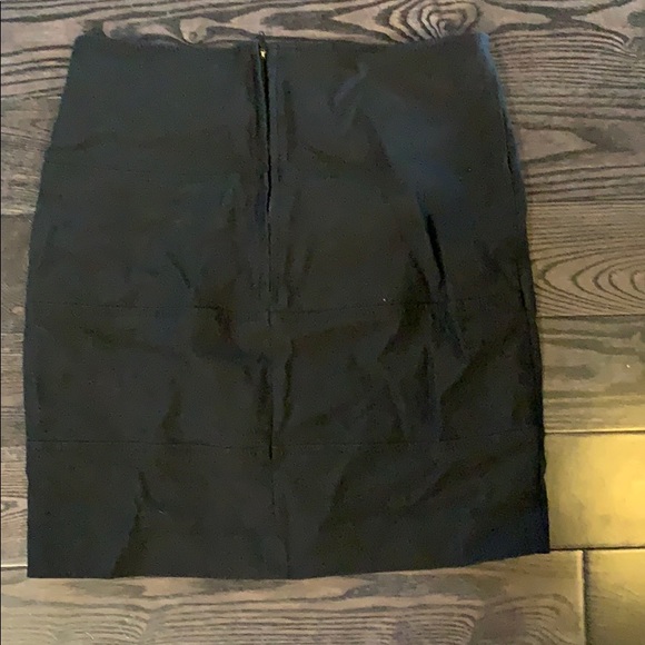 Size 1, Dynamite short skirt - Picture 3 of 3